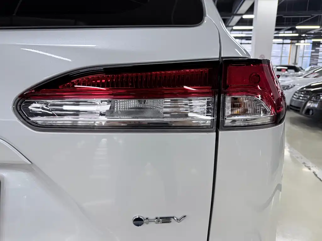 Toyota Corolla Cross — миниатюра 12