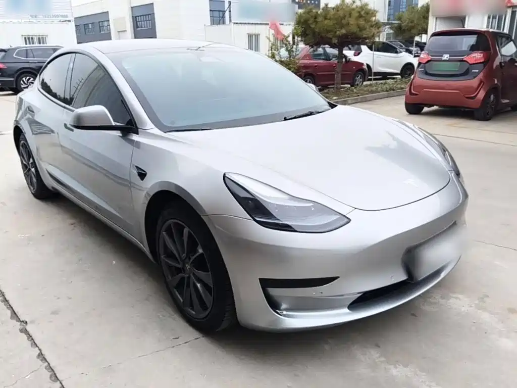 Tesla Model 3 — миниатюра 4