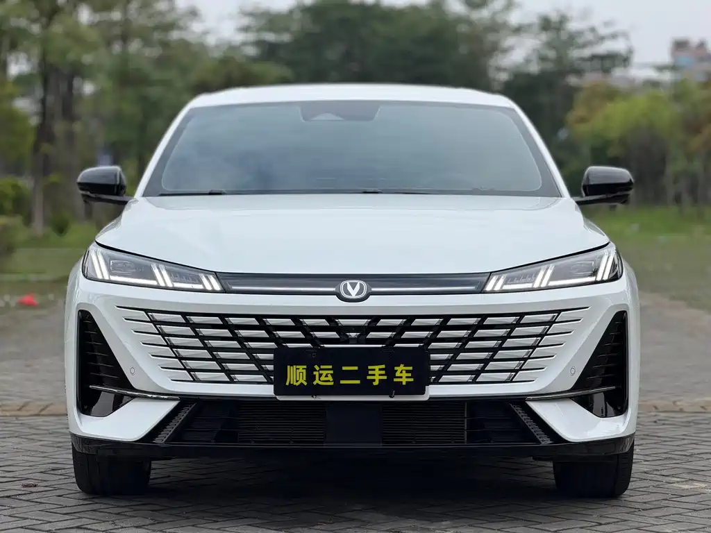 Changan Eado — миниатюра 2