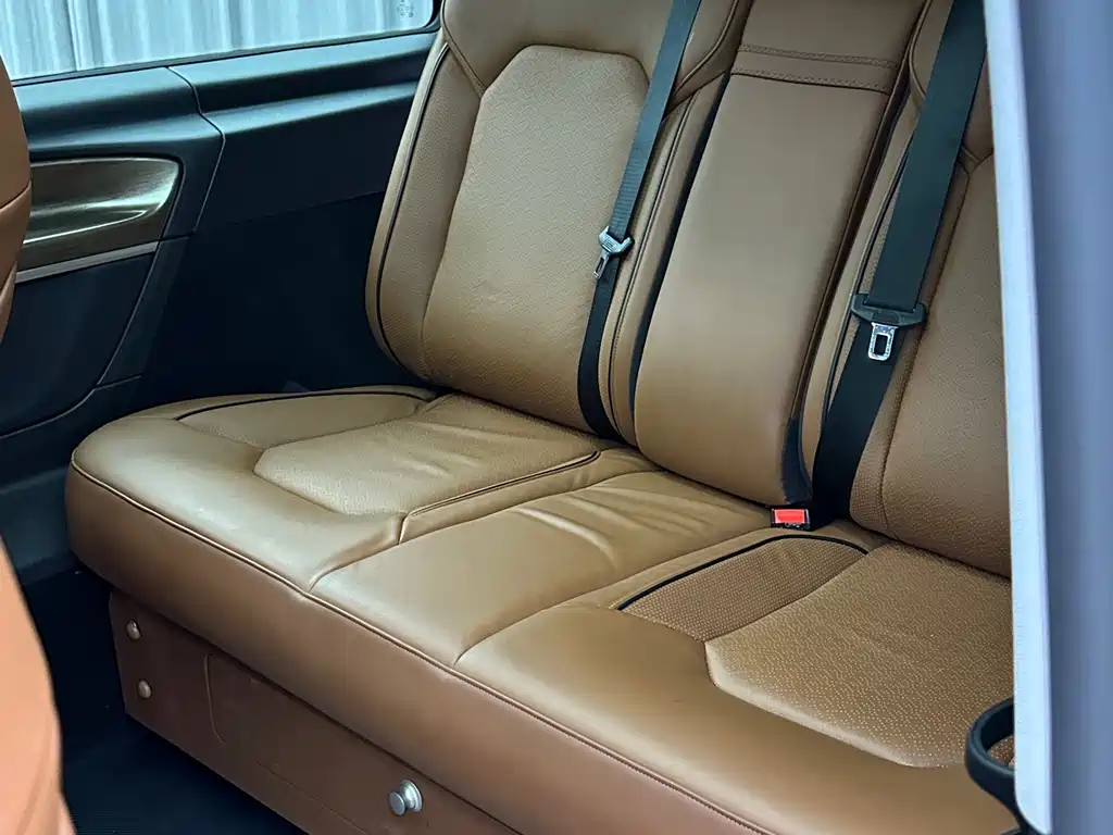 Mercedes-Benz V-Class — миниатюра 29