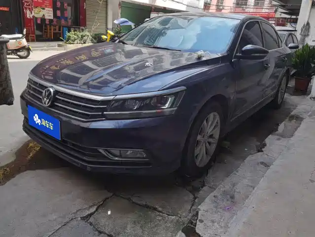 VOLKSWAGEN PASSAT 2018