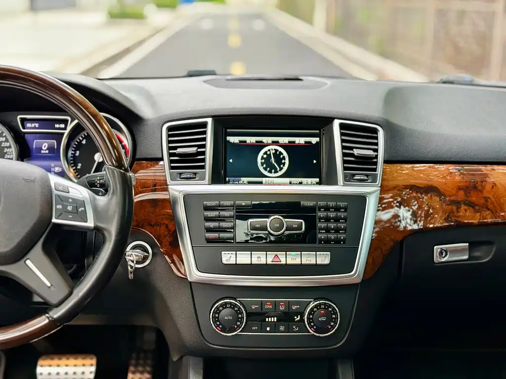 Mercedes-Benz M-Class — миниатюра 19