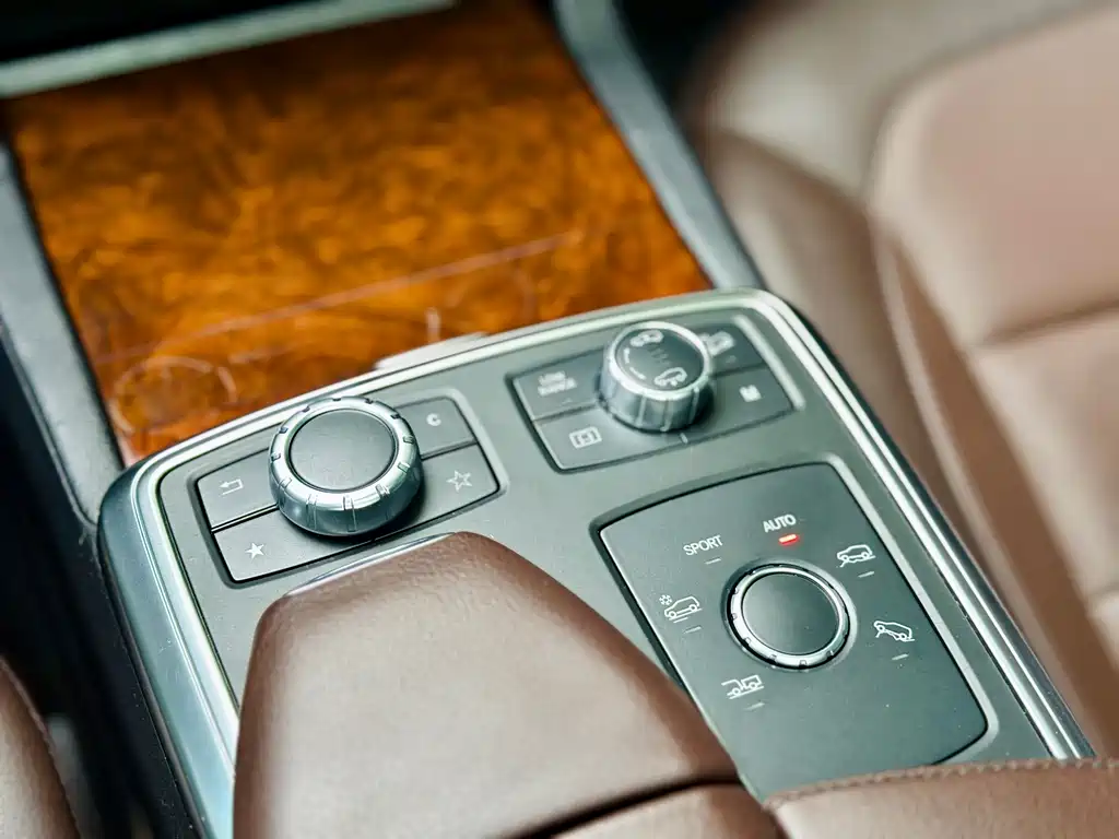 Mercedes-Benz M-Class — миниатюра 28