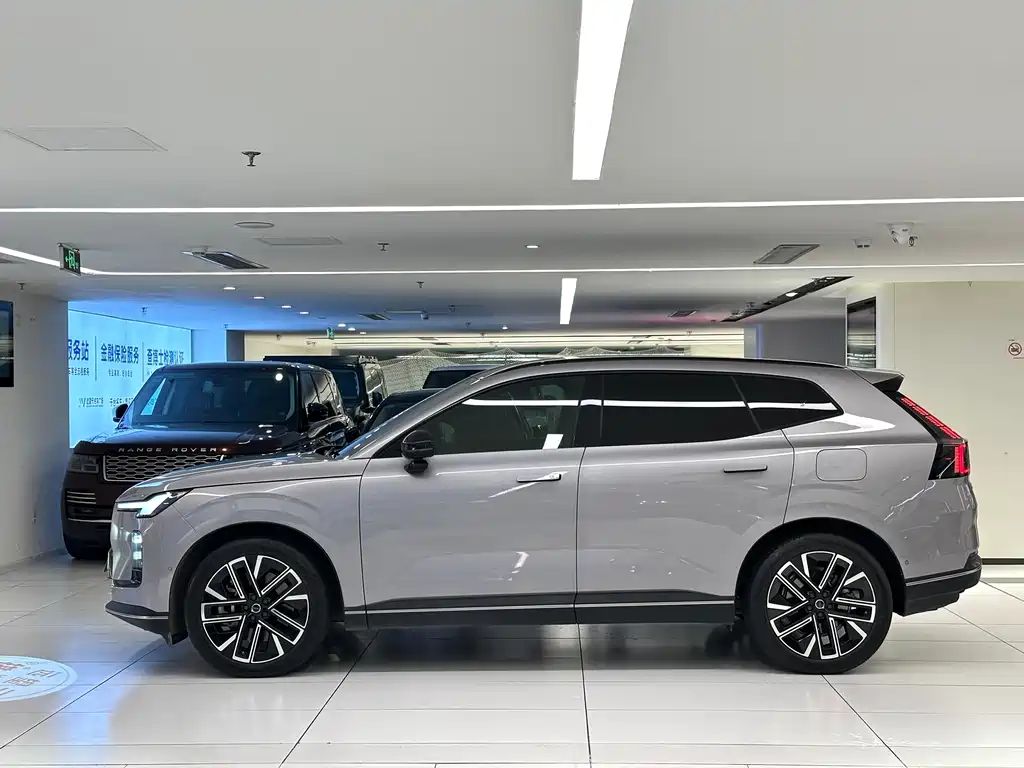 Volvo XC70 PHEV — миниатюра 4