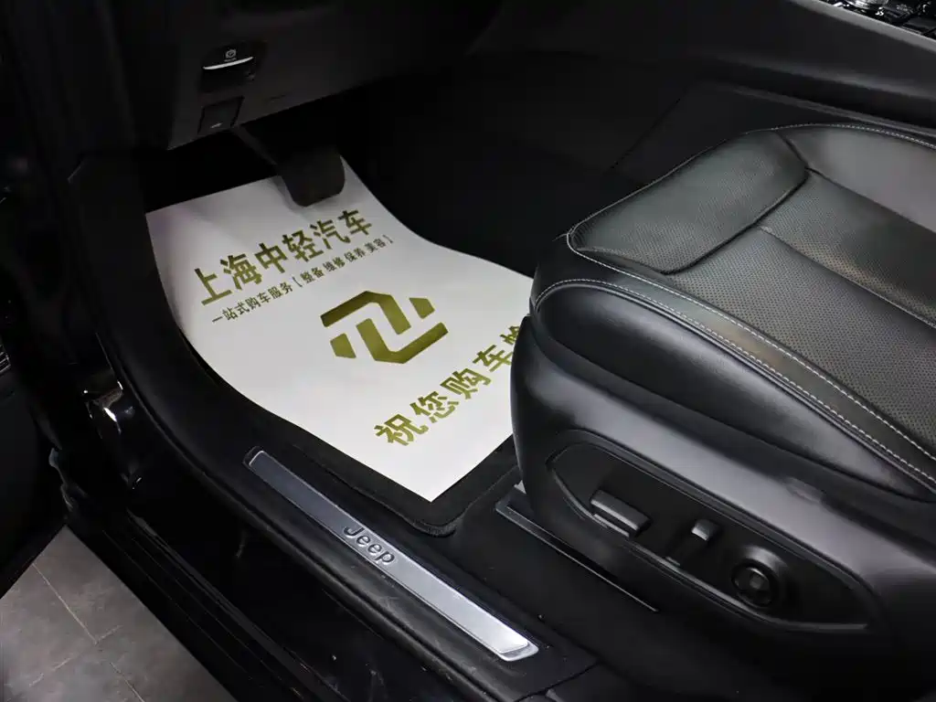 Jeep Grand Cherokee 4xe (Import) — миниатюра 9
