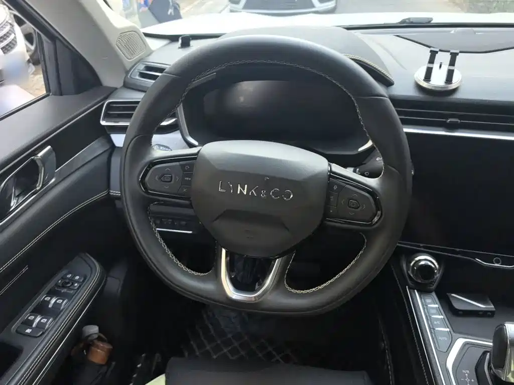 Lynk & Co 01 — миниатюра 11