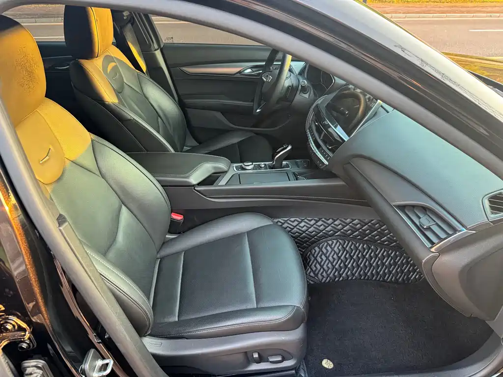 Cadillac CT5 — миниатюра 5