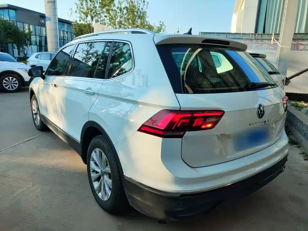 Volkswagen Tiguan L — миниатюра 5