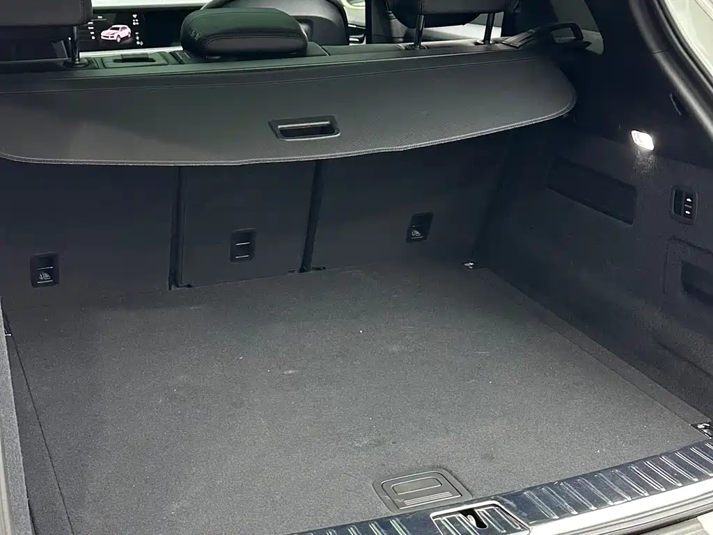 Porsche Cayenne — миниатюра 27