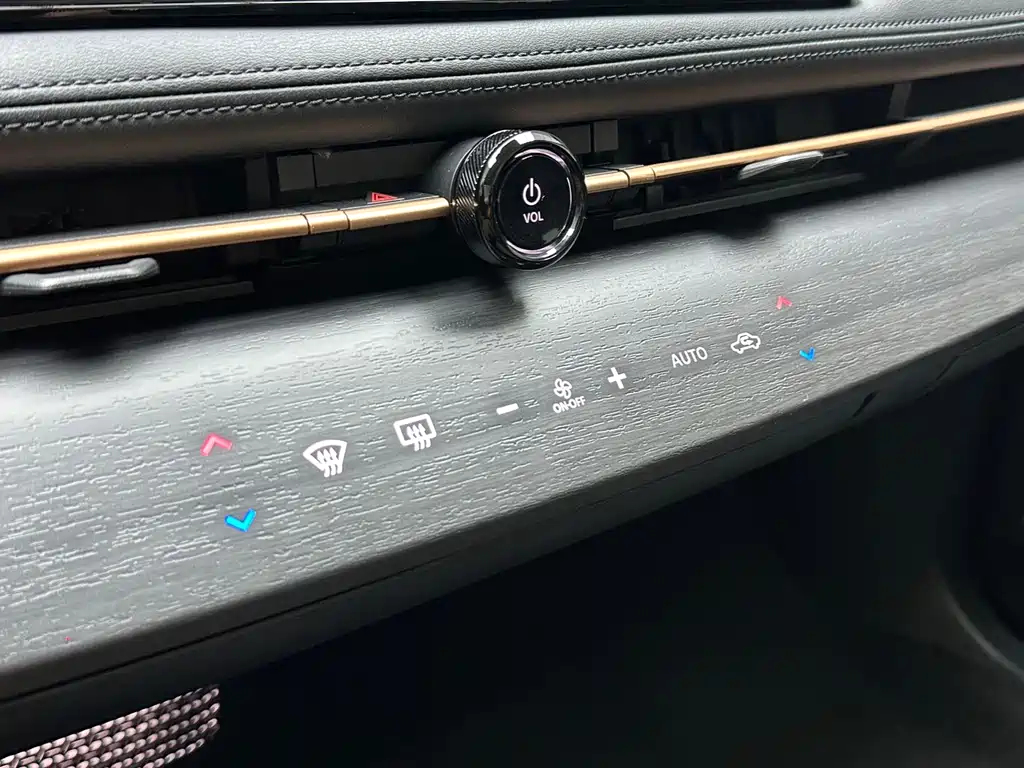Nissan Ariya - фото 10