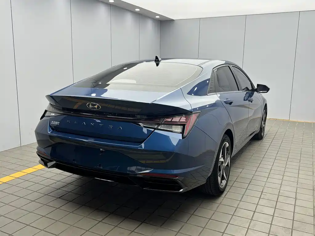 Hyundai Elantra — миниатюра 6