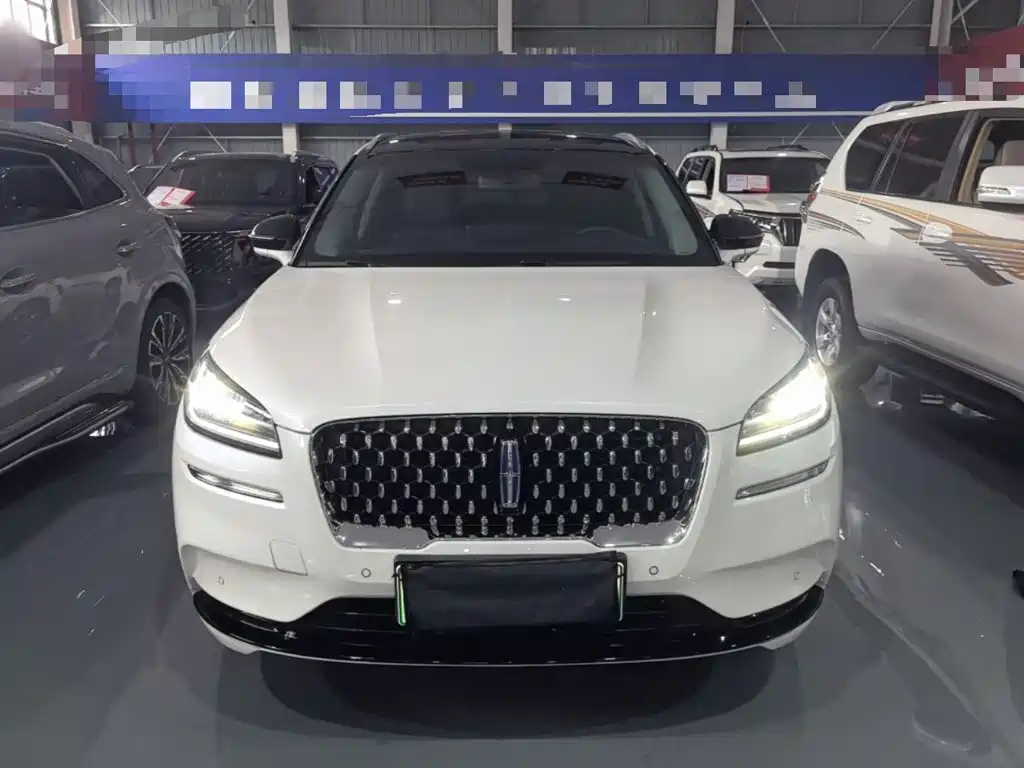 Lincoln Corsair Hybrid — миниатюра 3