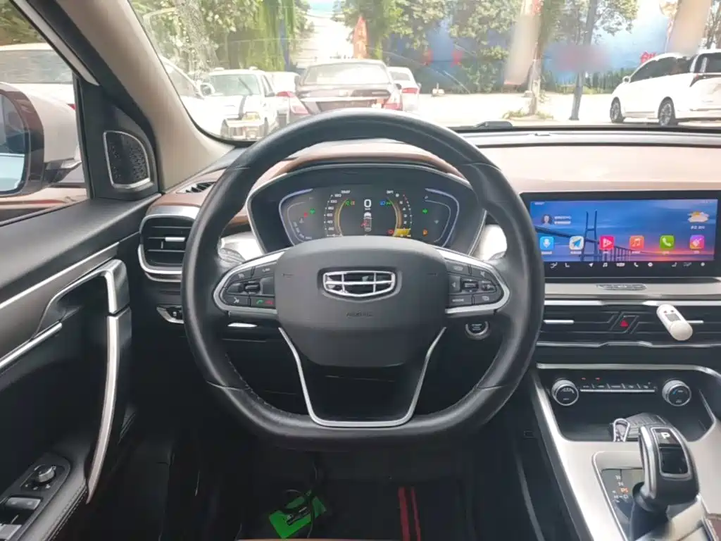 Geely Binyue — миниатюра 11