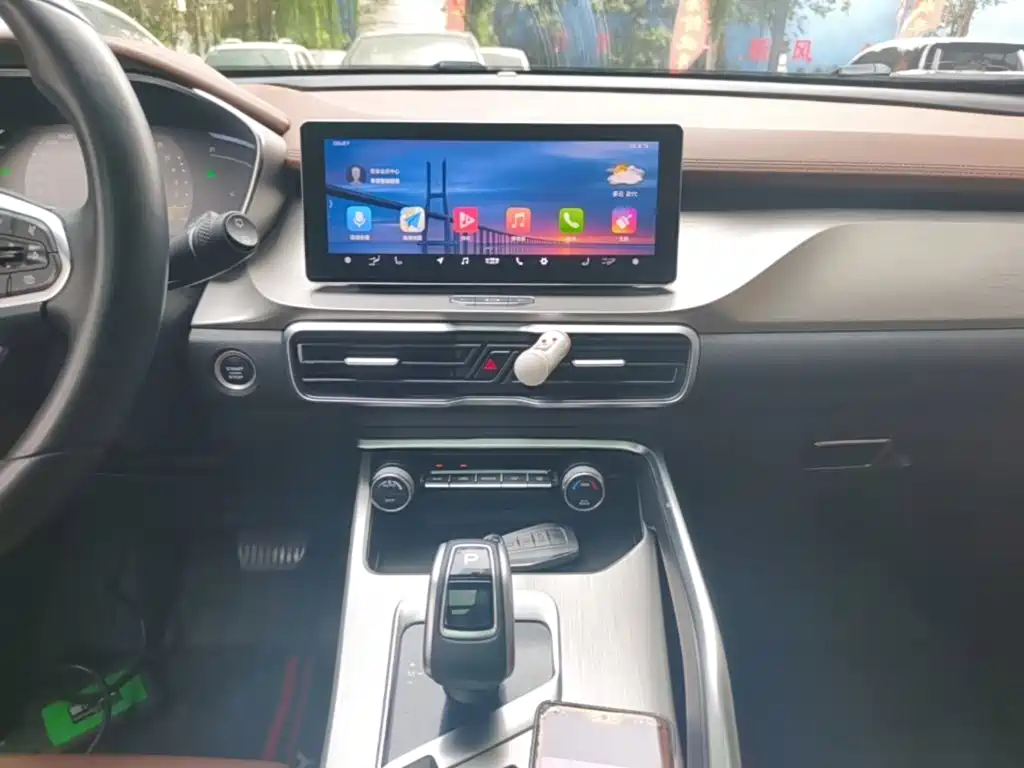 Geely Binyue — миниатюра 13