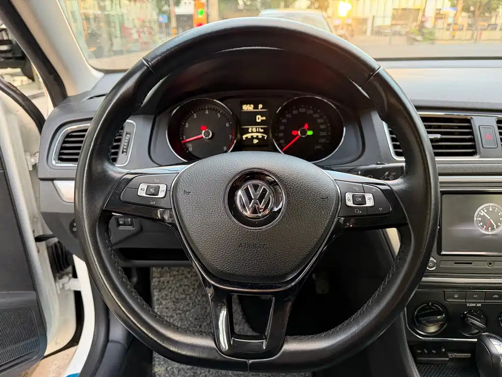 Volkswagen Lavida — миниатюра 10