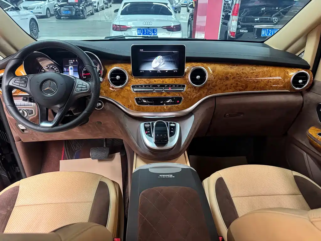 Mercedes-Benz V-Class — миниатюра 6