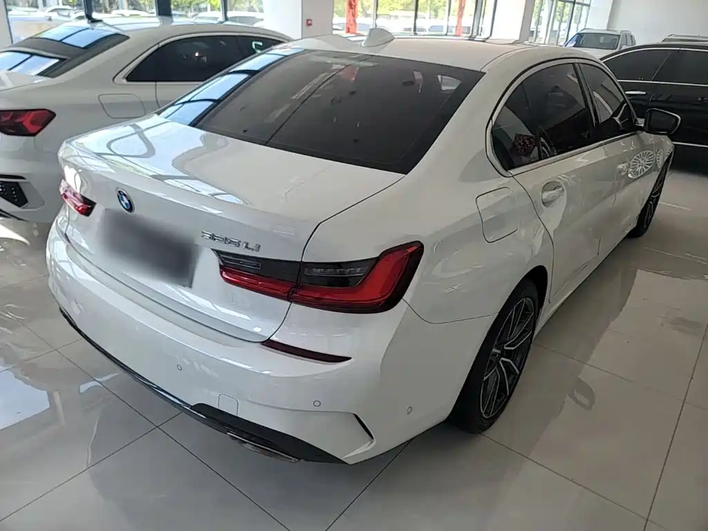 BMW 3 Series — миниатюра 7