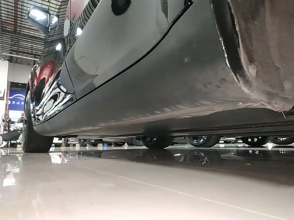 Tesla Model Y — миниатюра 22