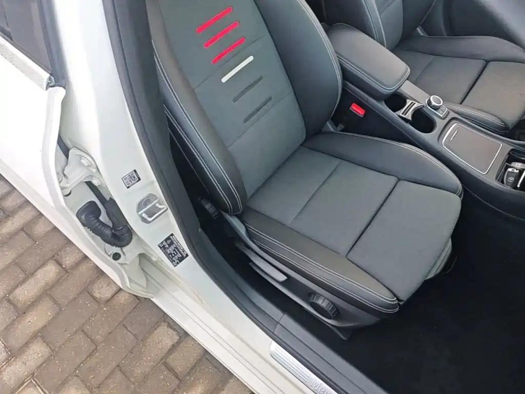 Mercedes-Benz A-Class (Import) — миниатюра 25