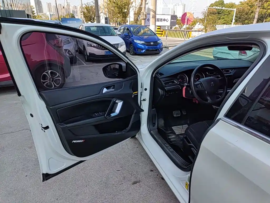 Peugeot 408 — миниатюра 16