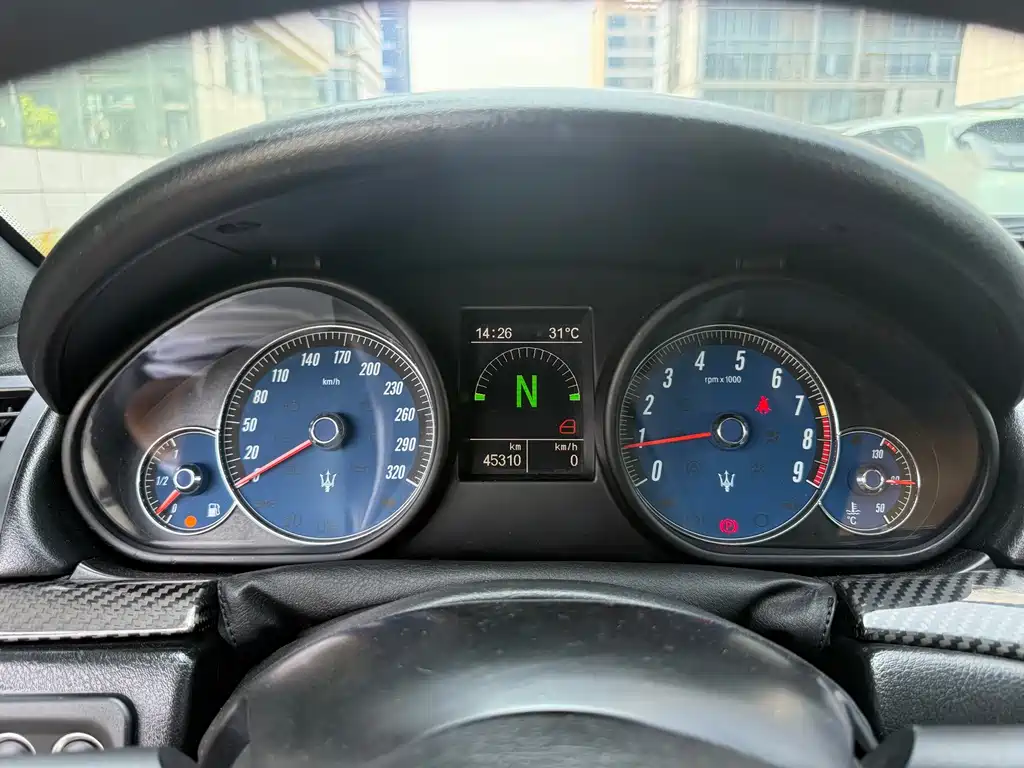 Maserati GranTurismo — миниатюра 9