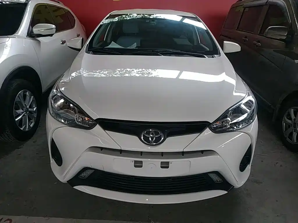 Toyota Yaris L — миниатюра 3