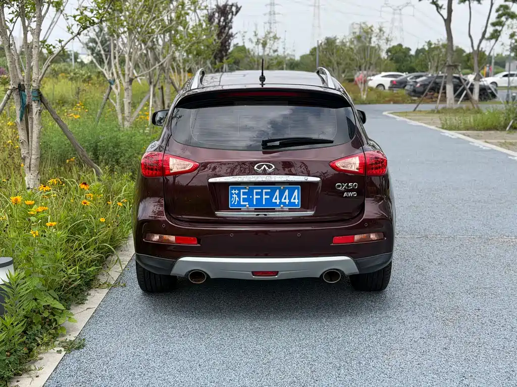 Infiniti QX50 2015 2.5L Comfort