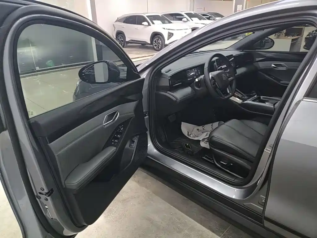 BYD Qin L — миниатюра 16