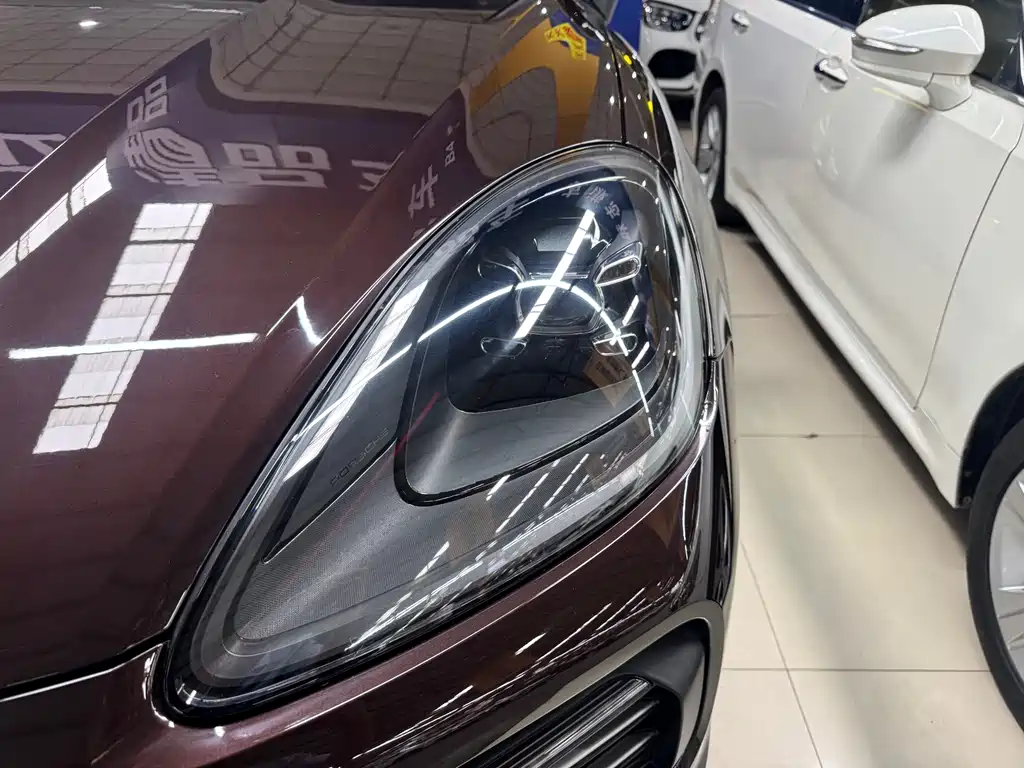 Porsche Cayenne — миниатюра 12