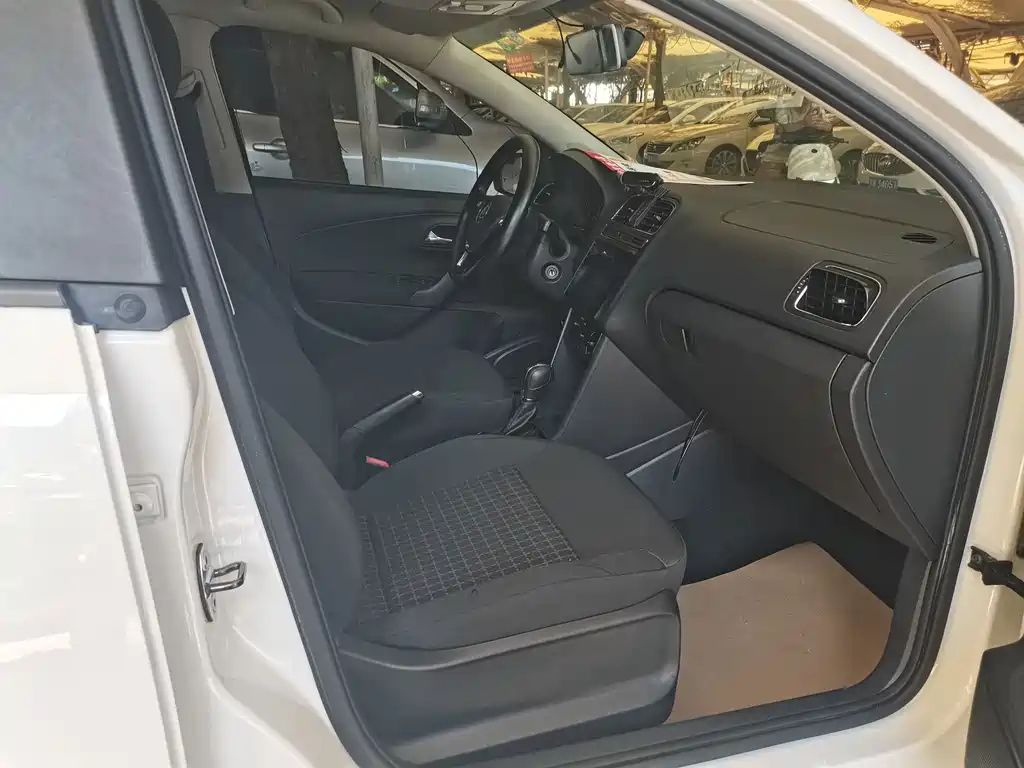 Volkswagen Polo — миниатюра 4