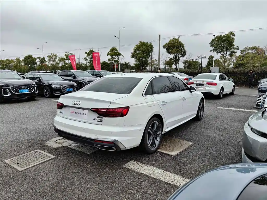 AUDI A4L