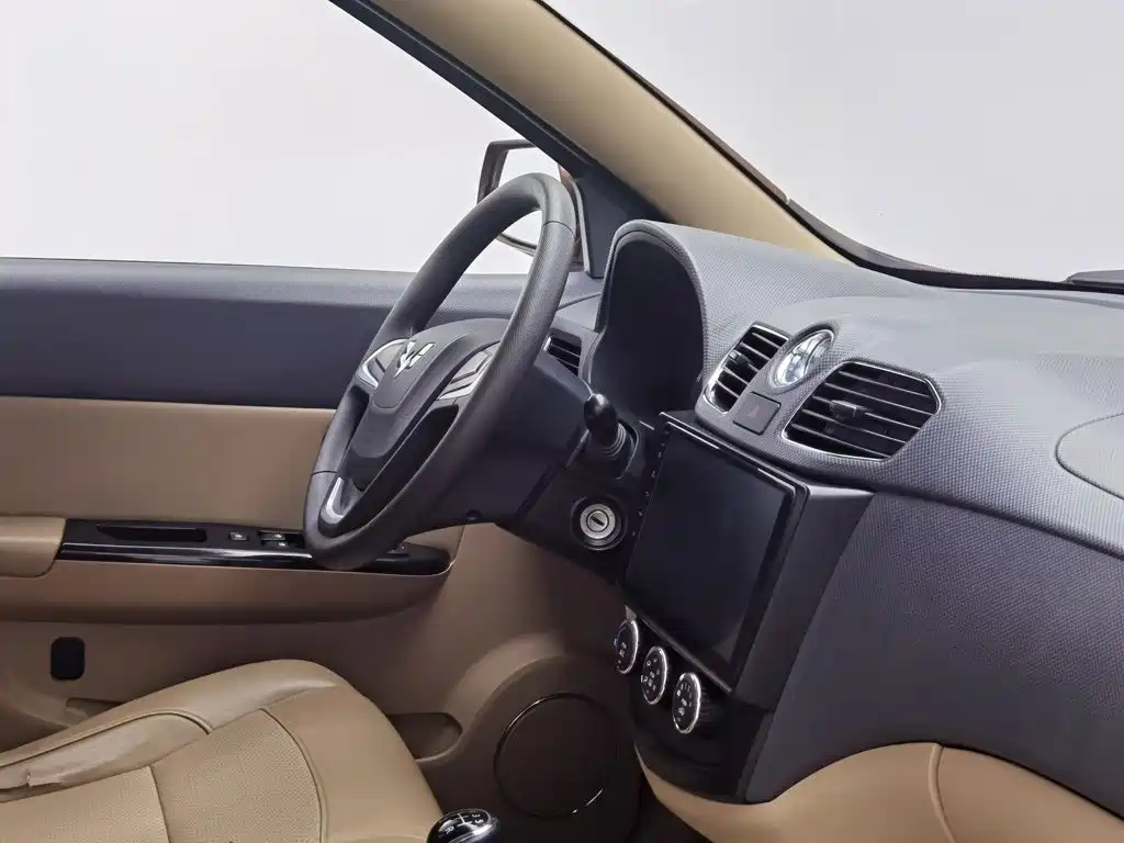 Wuling Hongguang — миниатюра 22