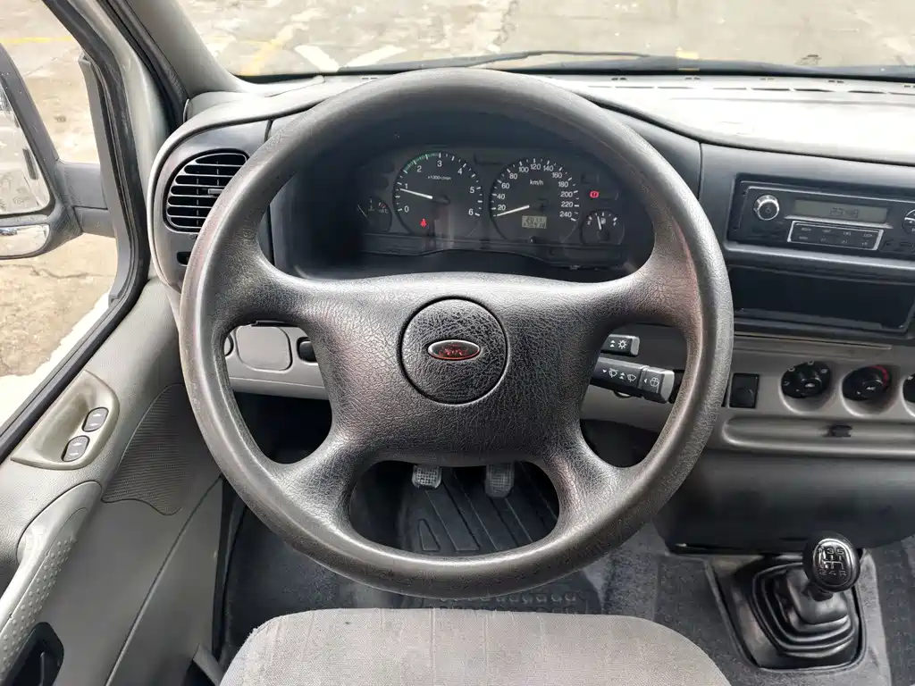 Ford Transit Classic — миниатюра 12