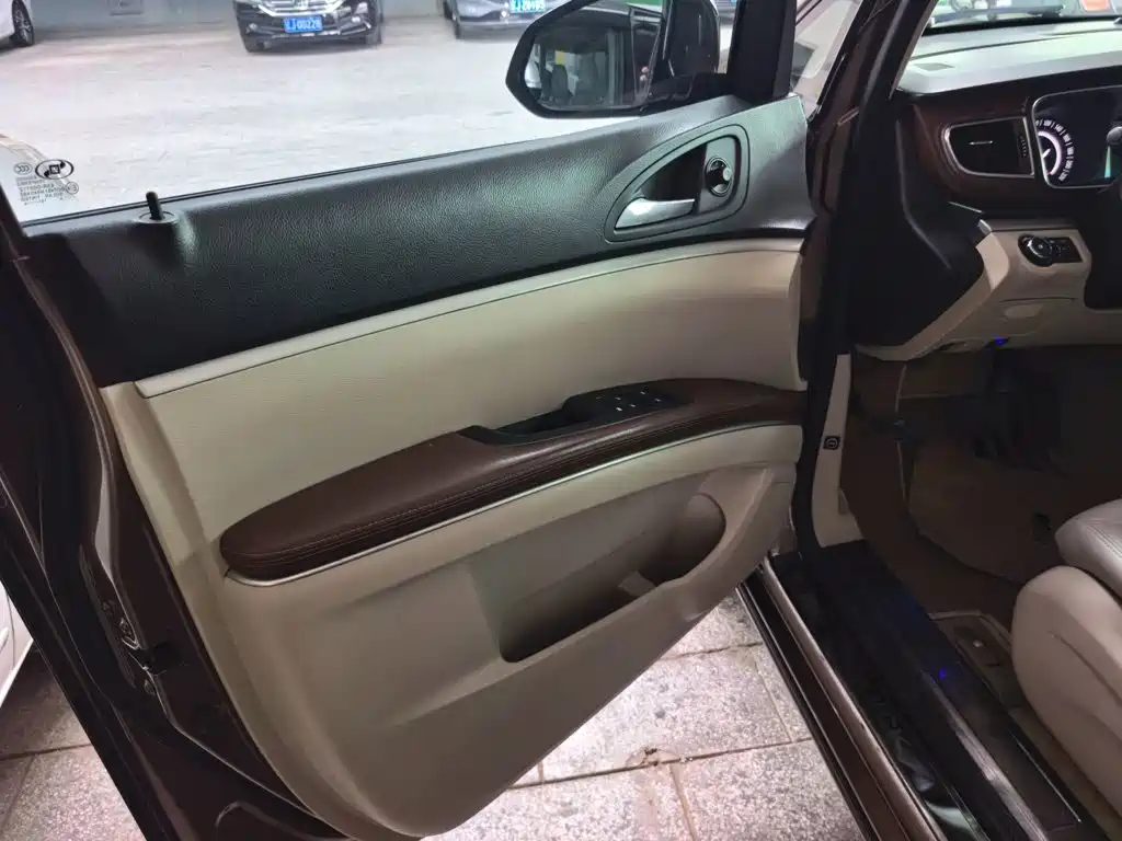 Buick GL8 — миниатюра 14