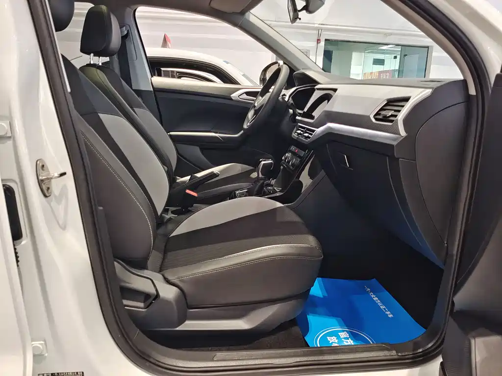 VOLKSWAGEN EXPLORING THE SHADOW