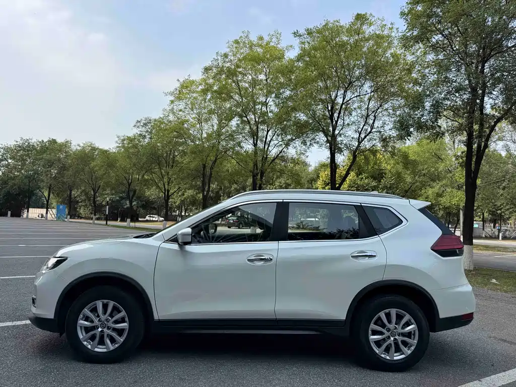Nissan X-Trail — миниатюра 7