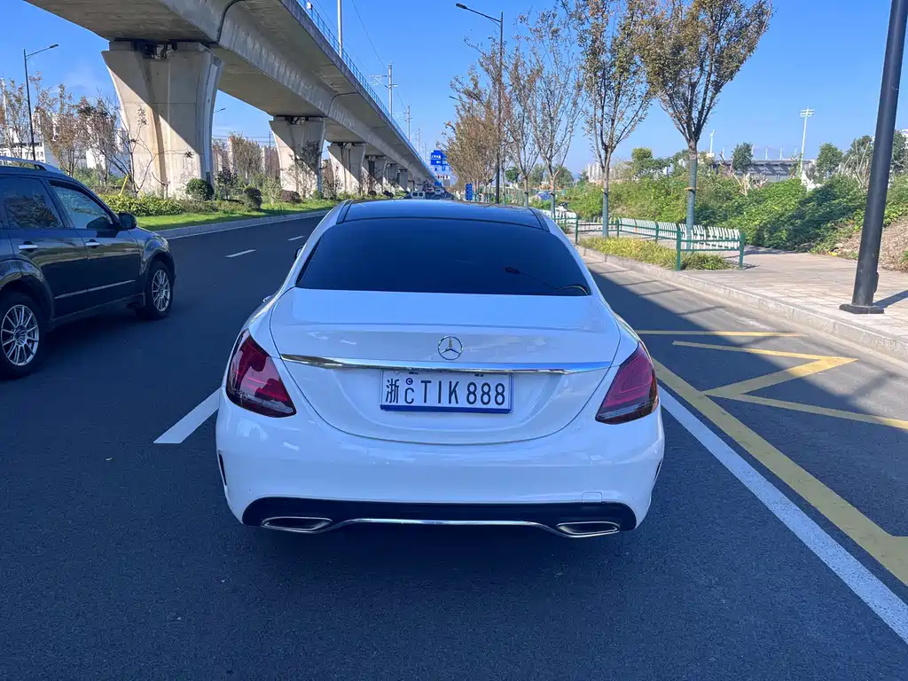 Mercedes-Benz C-Class — миниатюра 7