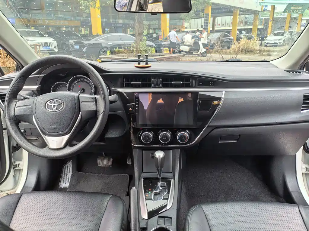 Toyota Corolla — миниатюра 8