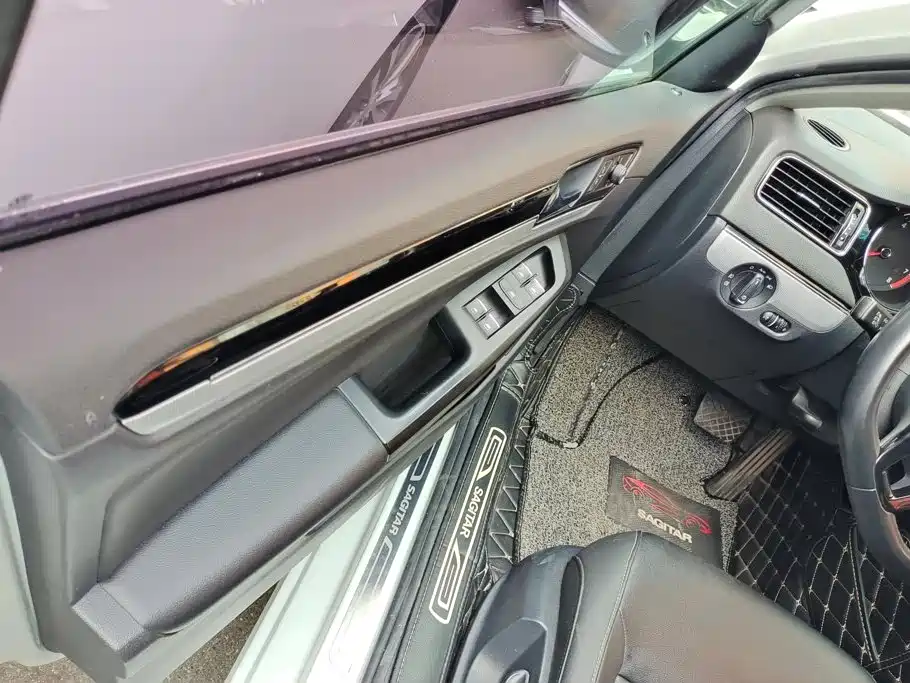 Volkswagen Sagitar — миниатюра 7