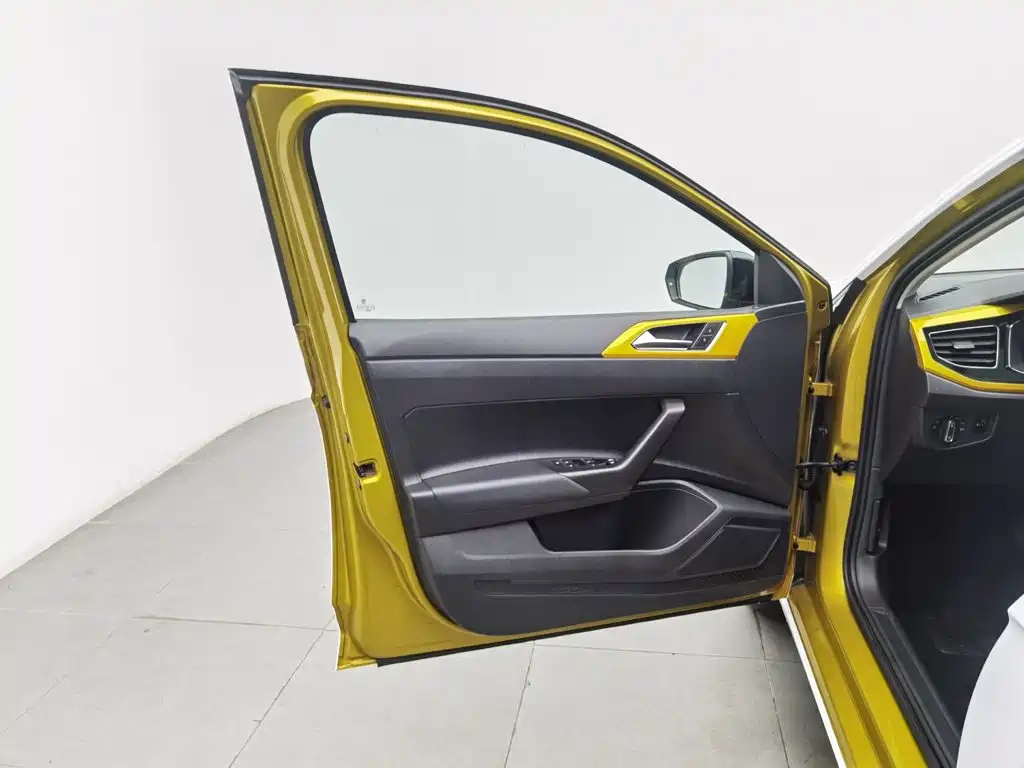 Volkswagen Polo — миниатюра 8
