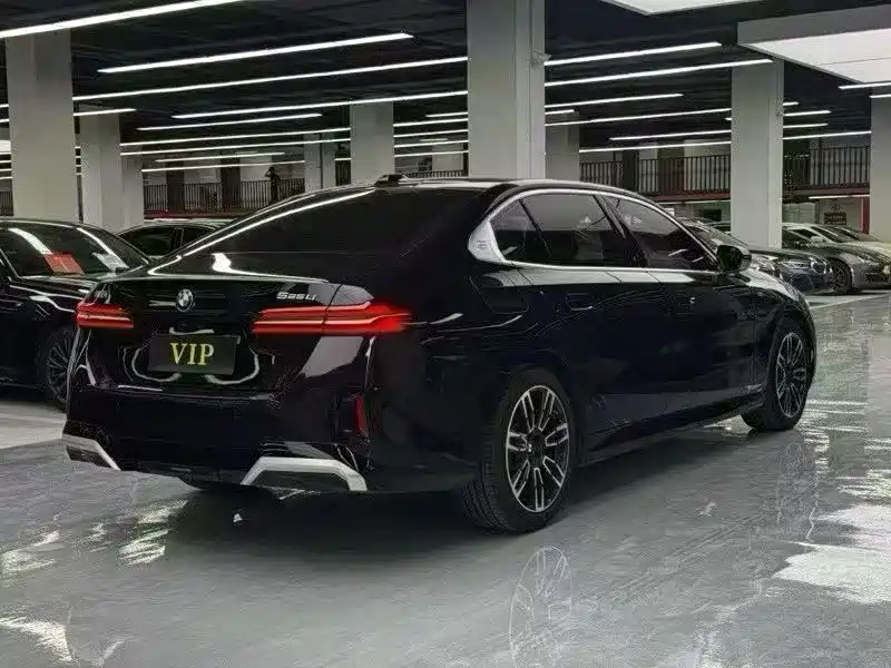BMW 5 Series — миниатюра 20