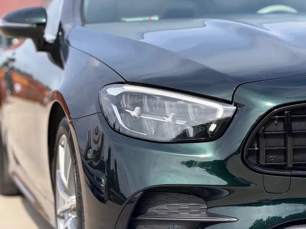 Mercedes-Benz E-Class (Import) — миниатюра 5