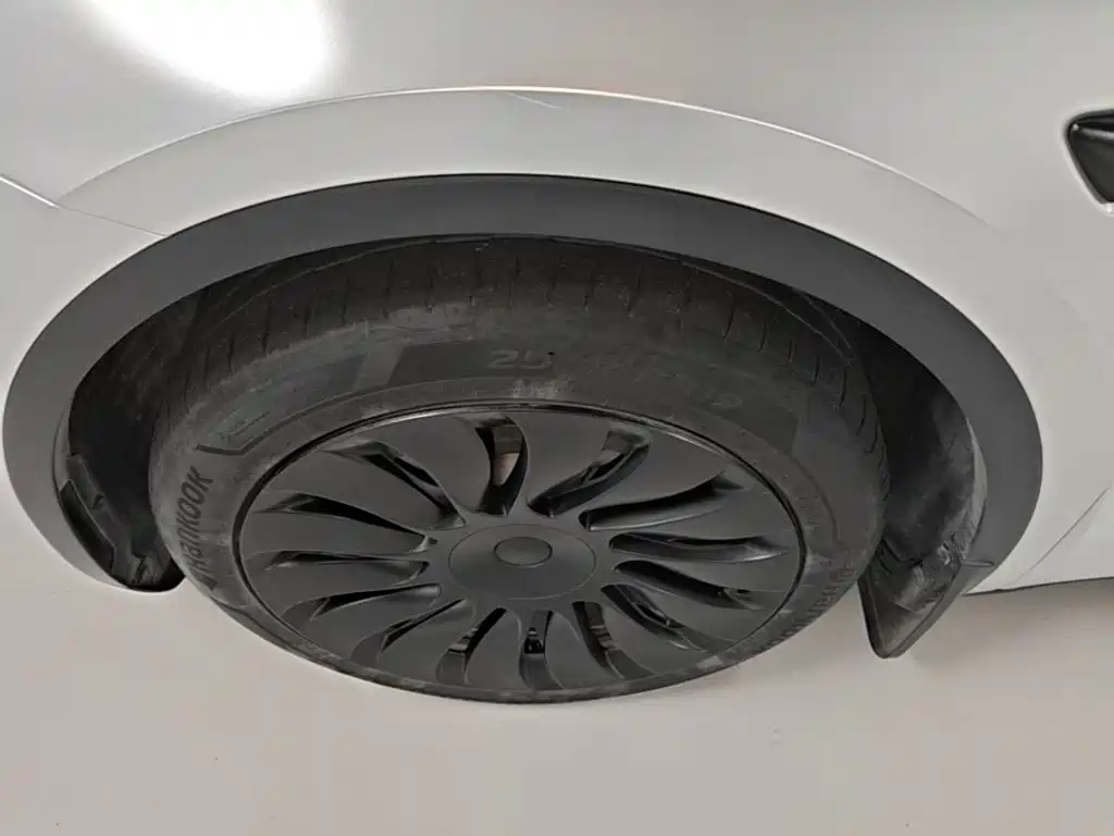 Tesla Model Y — миниатюра 23