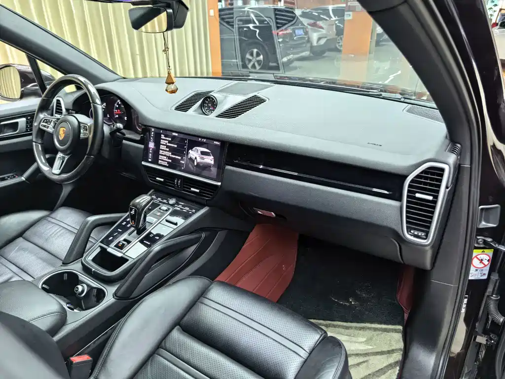 Porsche Cayenne — миниатюра 10