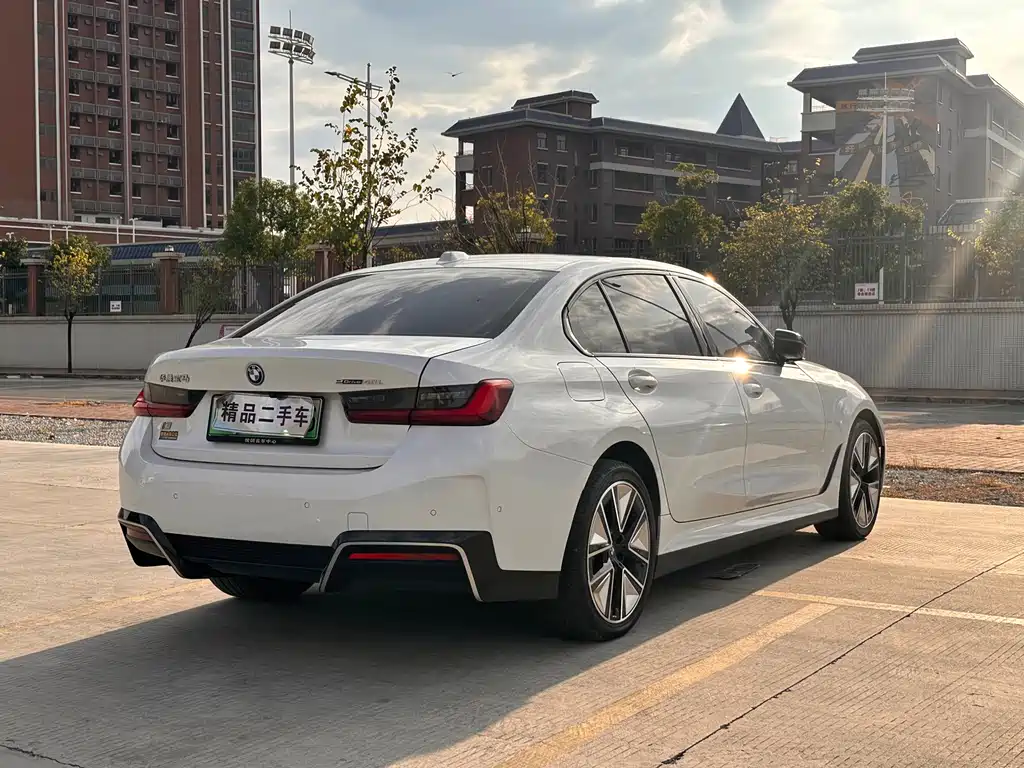 BMW i3 — миниатюра 4