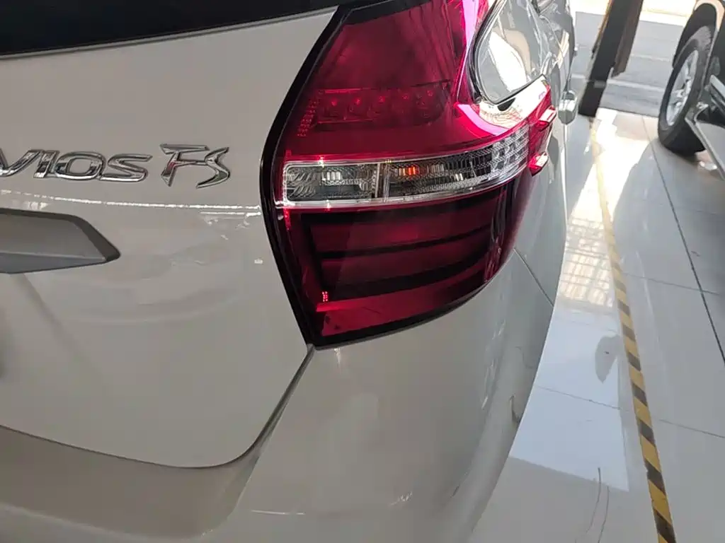 Toyota Vios FS — миниатюра 8