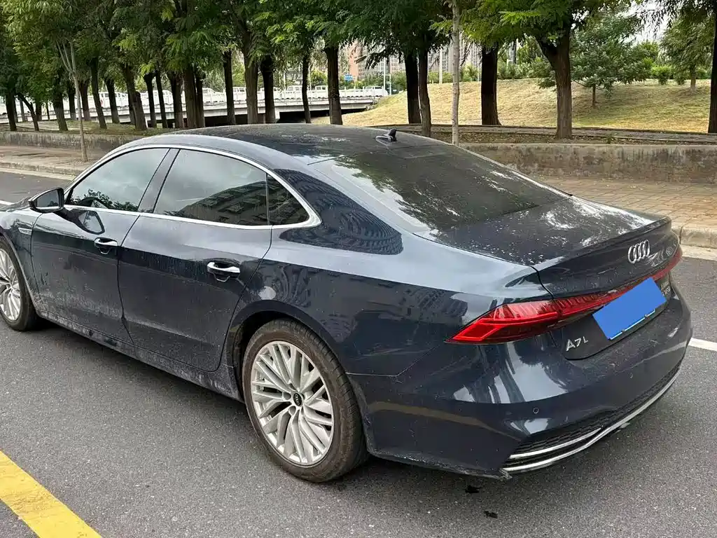 Audi A7L — миниатюра 7
