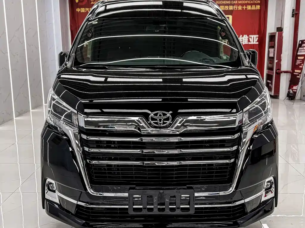 Toyota HiAce 2025 3.5L AT