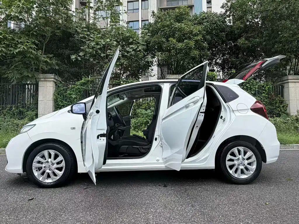 Honda Fit — миниатюра 4