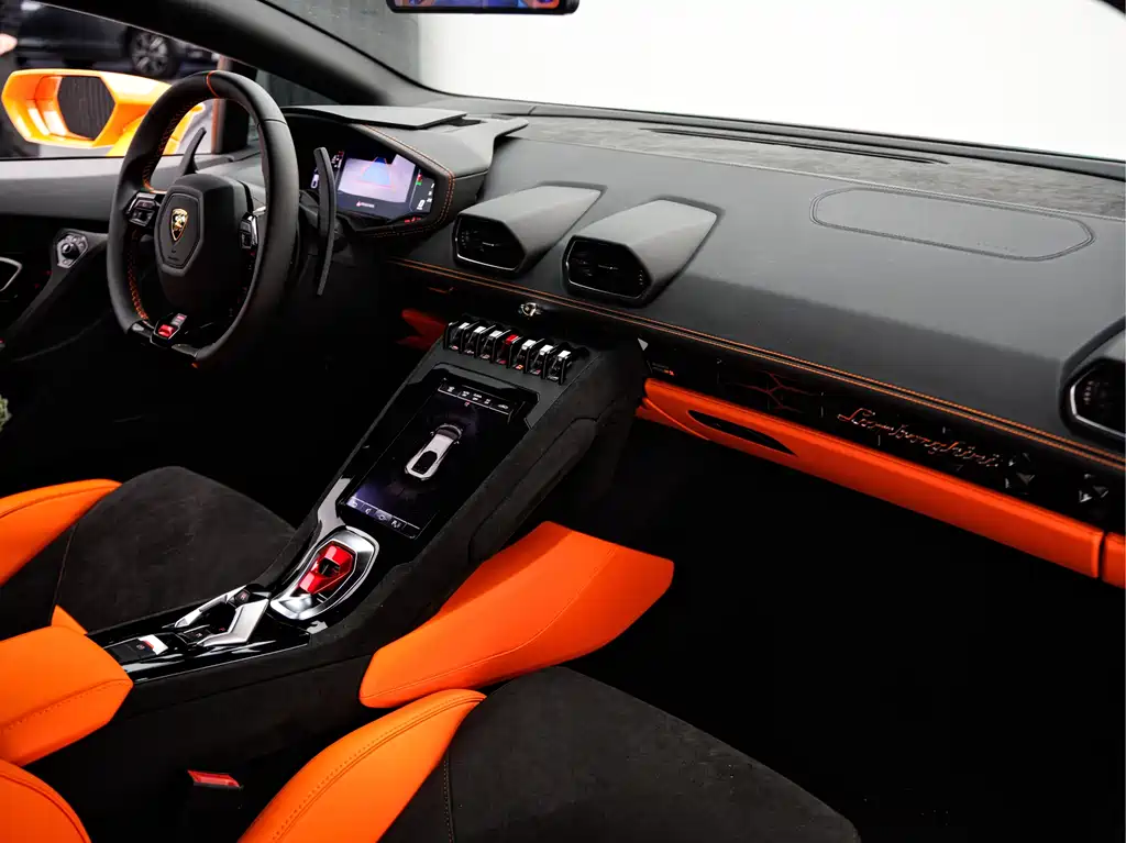 LAMBORGHINI HURACÁN